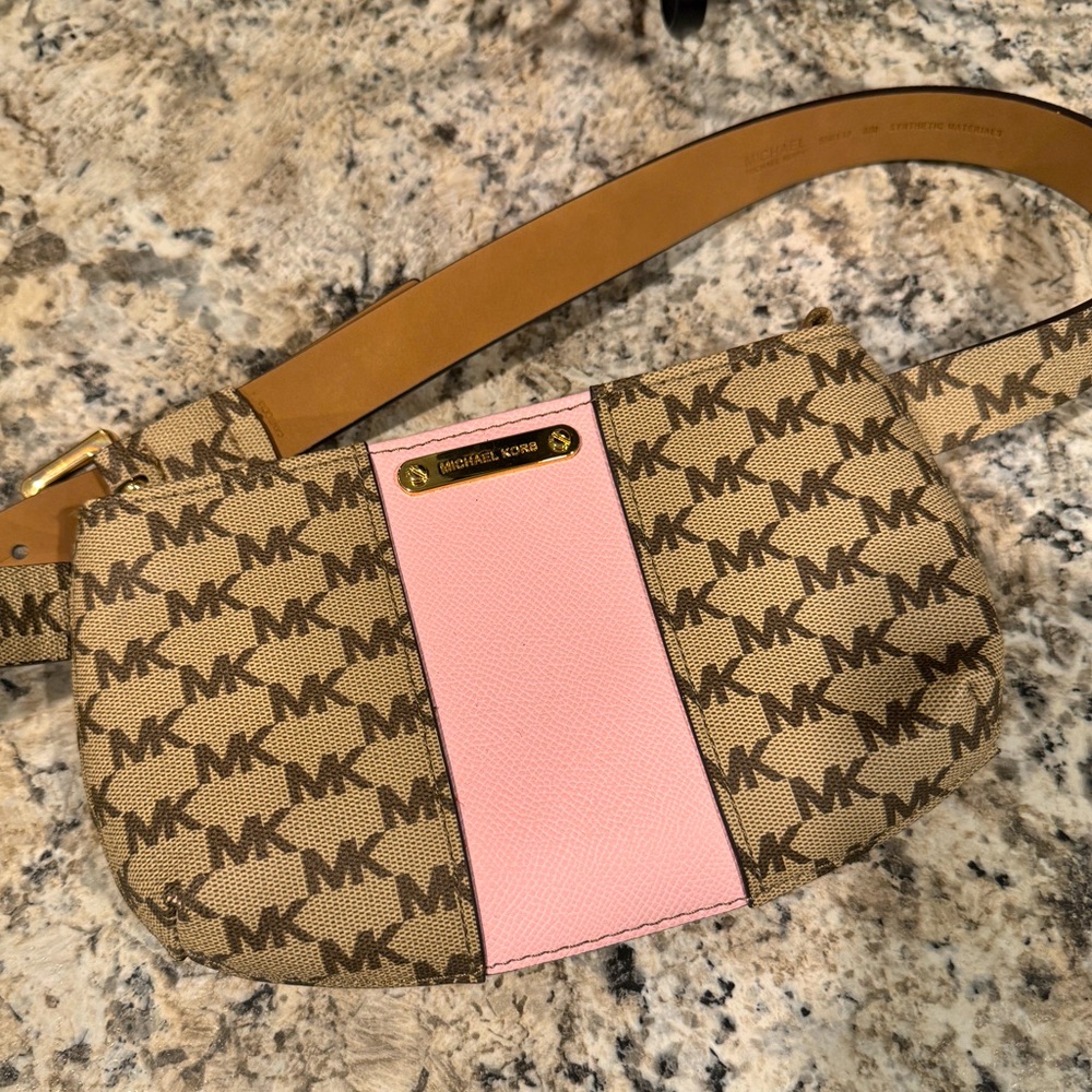 Michae Kors belt bag
